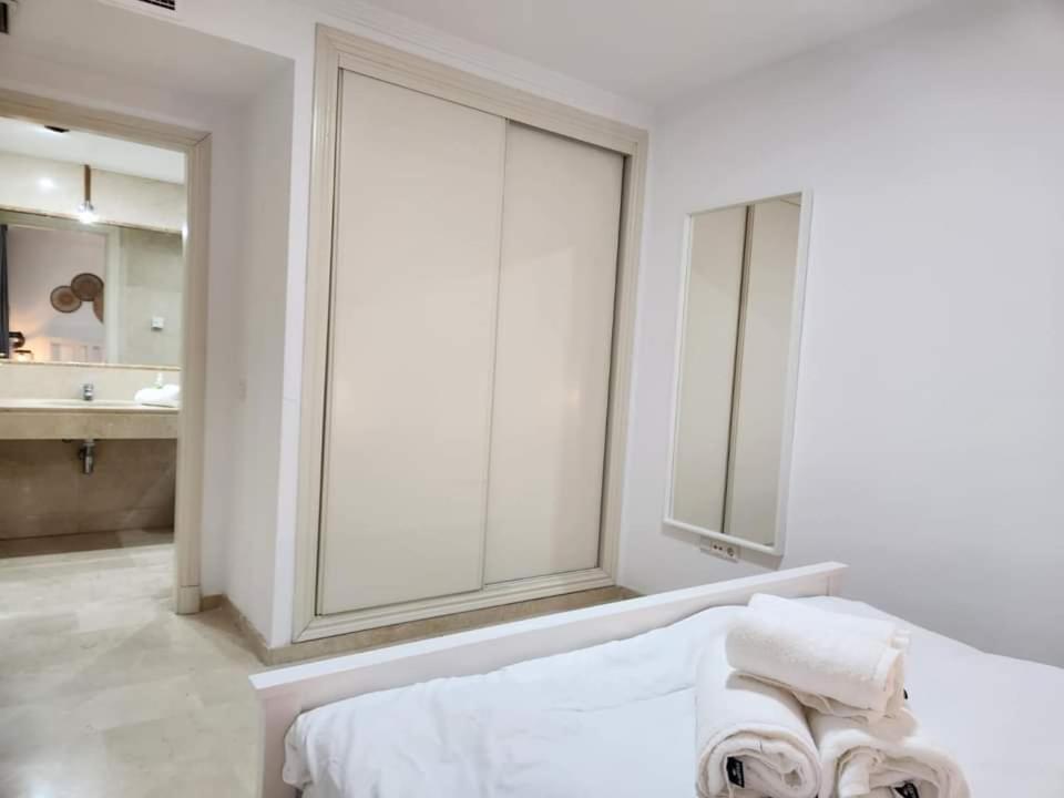 Apartment Beachfront Accommodation Estepona Exterior foto